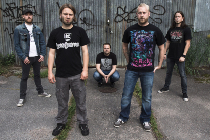 Coldworker präsentieren sich in voller Formation (2013).