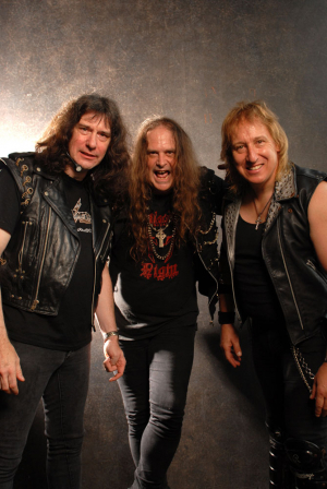 Die britischen NWoBHM-Band Raven in vollständigem Line-Up (2011).