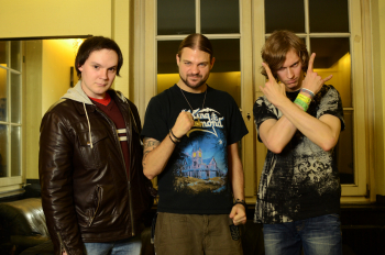 Metal Trails mit Stu Block von Iced Earth (m.) nach dem Interview.