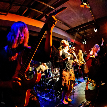 Huldre präsentieren sich live on Stage (2013).