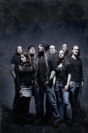 Die Band „Eluveitie“ in vollständigem Line-up.