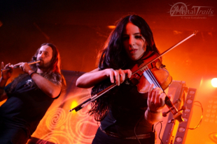 Eluveitie live on Stage in der Großen Freiheit in Hamburg.