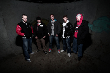 Fallbrawl in vollem Line-Up (2012).