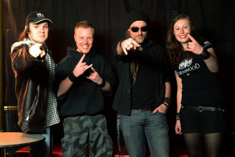 Metal Trails nach dem Interview mit Chrigel (m.r.) von Eluveitie.