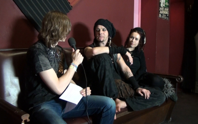 Sic and Jenny from Omnia during the interview with Metal Trails.