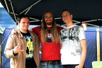 Metal Trails nach dem Interview mit Martin Axenrot (m.) auf dem Wacken Open Air 2012.