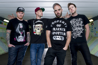 I Am Giant präsentieren sich in vollem Line-Up (2013).