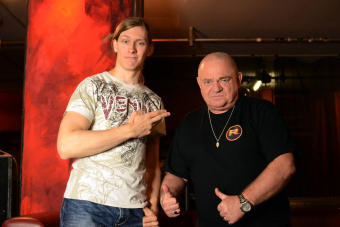 Arne Luaith nach dem Interview mit Udo Dirkschneider in der Markthalle in Hamburg (2013).