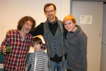 Simon Phillips (l.) mit Sohnemann und Metal Trails kurz vor dem Konzert in St. Pölten.