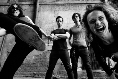 Das britische Quartett Heaven's Basement zeigt Zähne (© James Minchin III).