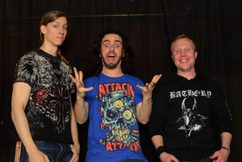 Metal Trails nach dem Interview mit Christopher Bowes (m.) von Alestorm.