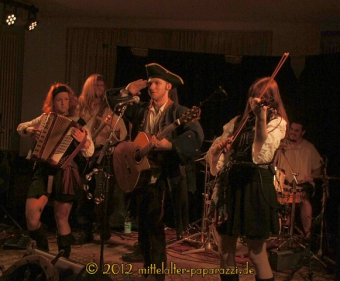 Die hessischen Piratenrocker Elmsfeuer live on Stage!
