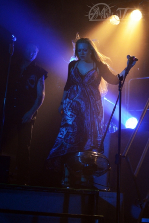 On Stage in Hamburg zusammen mit Tobias Sammet's Avantasia (2013).