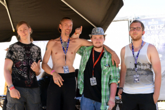 Metal Trails nach dem interview mit Norri dem Drescher (m.l.) auf dem Wacken Open Air 2013.