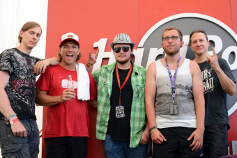 Metal Trails nach dem Interview mit Whitfield Crane (m.l.) und Klaus Eichstadt (r.) auf dem Wacken Open Air 2013.