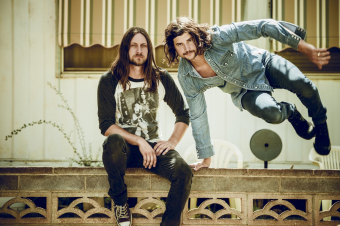 Die Radaubrüder hinter Jackson Firebird Brendan Harvey und Dale Hudak (v. l.)