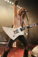Bild 8 | Airbourne am 7. November 2013 in Linz. Fotografie: Christian Hehs