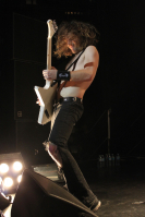 Bild 10 | Airbourne am 7. November 2013 in Linz. Fotografie: Christian Hehs