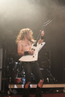 Bild 12 | Airbourne am 7. November 2013 in Linz. Fotografie: Christian Hehs