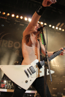 Bild 16 | Airbourne am 7. November 2013 in Linz. Fotografie: Christian Hehs