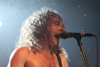 Bild 26 | Airbourne am 7. November 2013 in Linz. Fotografie: Christian Hehs