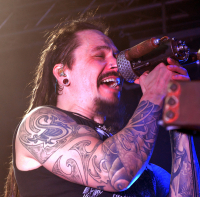 Bild 8 | Amorphis am 27. März 2014 in Hannover. Fotografie: Anne-Catherine Swallow