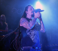 Bild 10 | Amorphis am 27. März 2014 in Hannover. Fotografie: Anne-Catherine Swallow