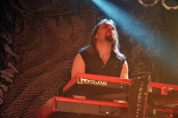 Bild 17 | Amorphis am 27. März 2014 in Hannover. Fotografie: Anne-Catherine Swallow