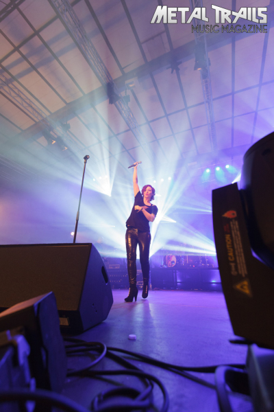 Bild 15 | Anneke van Giersbergen am 20. Oktober 2013 in male Metal Voices Festival. Fotografie: Khanh To Tuan