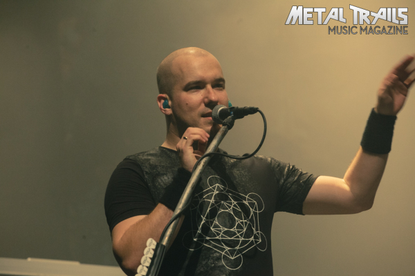 Zu den Konzertbildern des Epica-Gigs vom 30. April 2014 im 013 in Tilburg …