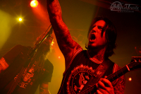 Bild 3 | Five Finger Death Punch am 4. Juni 2013 in Hamburg. Fotografie: Arne Luaith