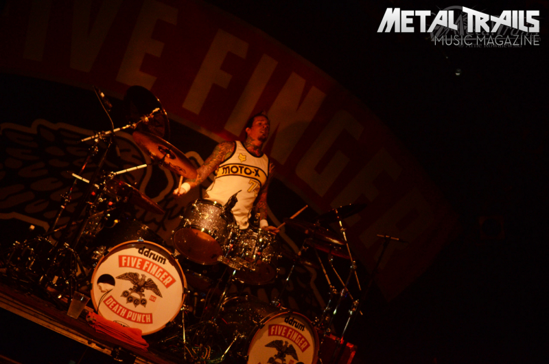 Bild 26 | Five Finger Death Punch am 4. Juni 2013 in Hamburg. Fotografie: Arne Luaith