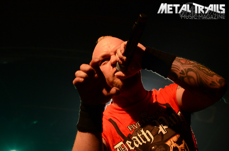 Bild 29 | Five Finger Death Punch am 4. Juni 2013 in Hamburg. Fotografie: Arne Luaith