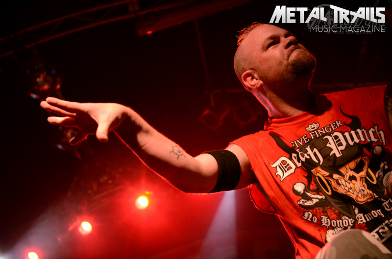 Bild 44 | Five Finger Death Punch am 4. Juni 2013 in Hamburg. Fotografie: Arne Luaith