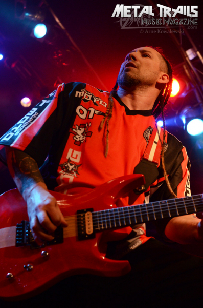 Bild 46 | Five Finger Death Punch am 4. Juni 2013 in Hamburg. Fotografie: Arne Luaith