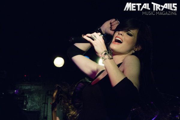Zu den Konzertbildern des Serenity-Gigs vom 23. Mai 2014 im Schwimmbad-Club in Heidelberg …