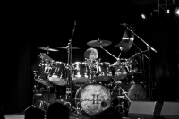 Bild 25 | Simon Phillips am 18. November 2013 in St. Pölten. Fotografie: Agnes Dinhobl