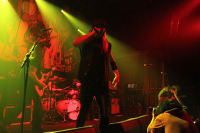 Bild 18 | Skid Row am 26. November 2013 in Wien. Fotografie: Christian Hehs