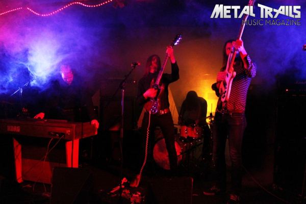 Zu den Konzertbildern des Vidunder-Gigs vom 22. Mai 2014 in der KAPU in Linz …