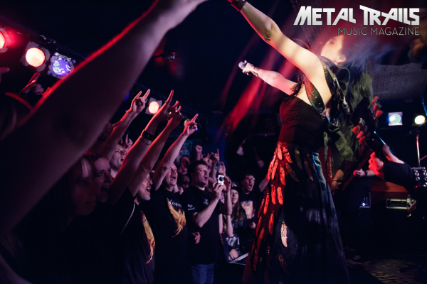 Zu den Konzertbildern des Xandria-Gigs vom 24. Mai 2014 im Schwimmbad-Club in Heidelberg …