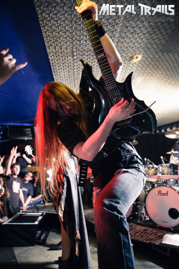 Zu den Konzertbildern des Xandria-Gigs vom 24. Mai 2014 im Schwimmbad-Club in Heidelberg …